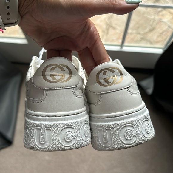 Gucci chunky b sneaker comes with box size 40 9.5 women’s - Picture 5 of 9